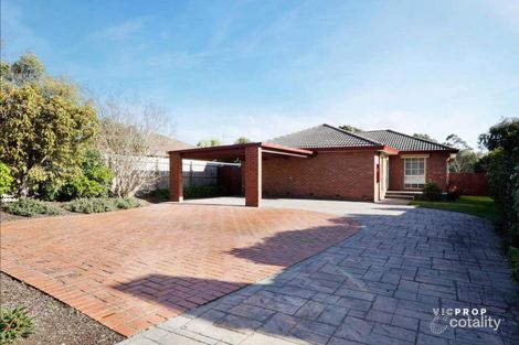 Property photo of 3 Strathavan Drive Berwick VIC 3806