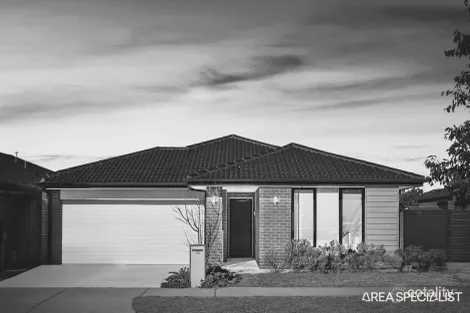 Property photo of 32 Kirkham Drive Thornhill Park VIC 3335