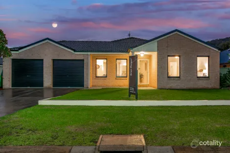 Property photo of 16 Dalbirra Place Springdale Heights NSW 2641