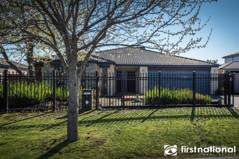 Property photo of 5 Suffolk Court Cranbourne North VIC 3977