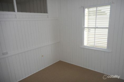 92 Elphinstone St, Berserker, QLD 4701