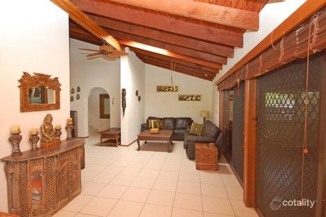 Property photo of 5 Horsham Place Helensvale QLD 4212