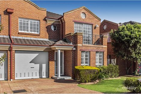 32 Claremont Ct, Wattle Grove, NSW 2173