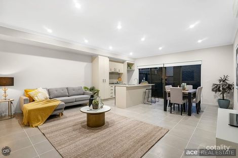 Property photo of 13 Grantham Walk Williams Landing VIC 3027