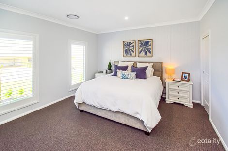 Property photo of 5 Jimberoo Loop Gobbagombalin NSW 2650