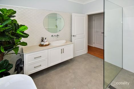 Property photo of 5 Jimberoo Loop Gobbagombalin NSW 2650