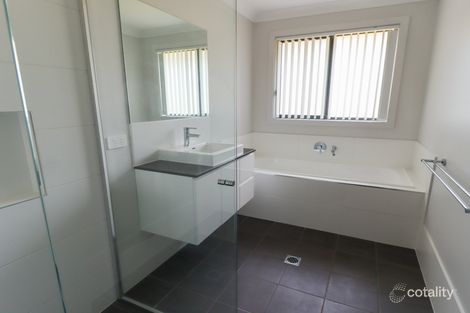 33 Bexhill Ave, Sussex Inlet, NSW 2540