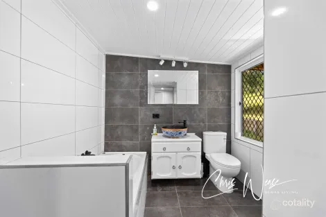 Property photo of 32 Dingo Parade Jimna QLD 4515