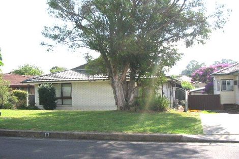 12 Boyne Ave, Pendle Hill, NSW 2145