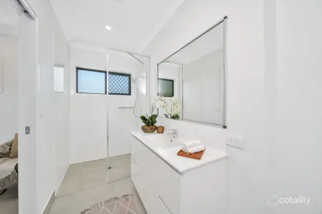 Property photo of 25B Sperring Street Manunda QLD 4870