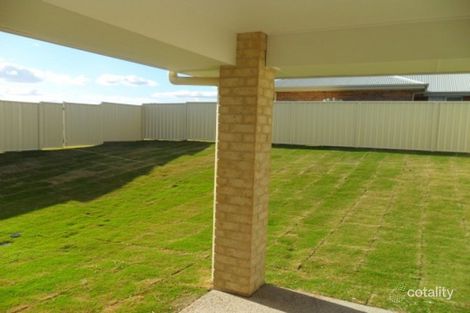 Property photo of 28 Scenic Drive Emerald QLD 4720