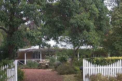 11 Parke Rd, Gooseberry Hill, WA 6076