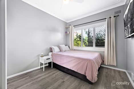 Property photo of 20 Railway Parade Glenfield NSW 2167
