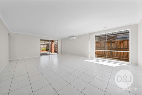 Property photo of 42 Mickleham Drive Cranbourne North VIC 3977