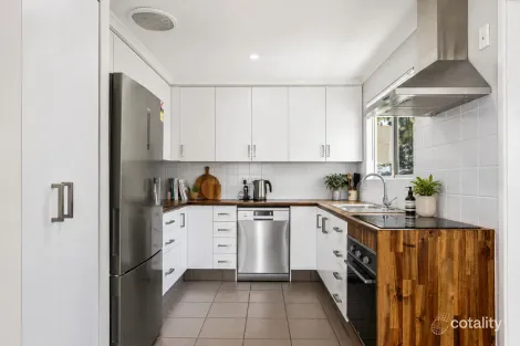 Property photo of 14 Quail Street Slade Point QLD 4740