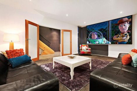 Property photo of 33 Soderlund Drive Doncaster VIC 3108