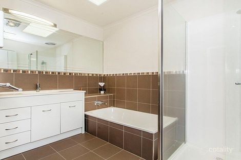Property photo of 2/42 Zetland Road Mont Albert VIC 3127