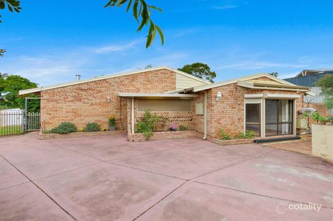 11 Moysey Ct, Parmelia, WA 6167