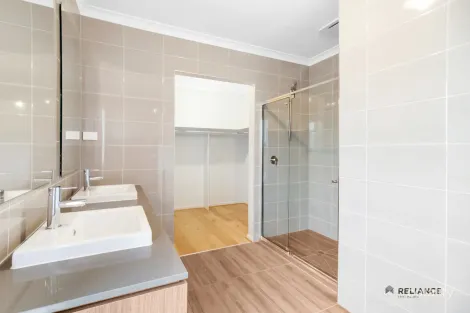 Property photo of 5 Pinnibar Way Weir Views VIC 3338