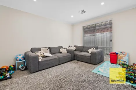 Property photo of 31 Piara Drive Piara Waters WA 6112