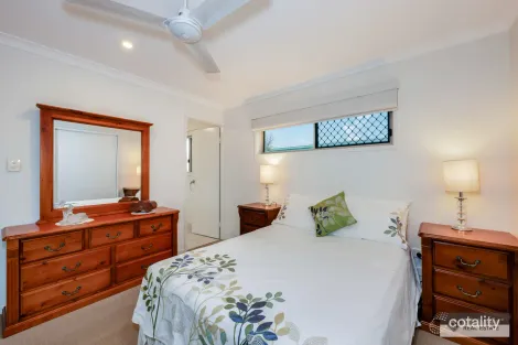 Property photo of 2/148 McCarthy Road Avenell Heights QLD 4670