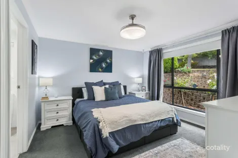 Property photo of 2 Flame Tree Court Greenwith SA 5125