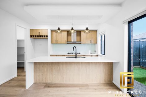 Property photo of 24 Rulingia Road Donnybrook VIC 3064