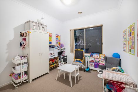 Property photo of 14 Fairchild Place Pakenham VIC 3810