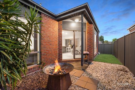 Property photo of 14 Fairchild Place Pakenham VIC 3810