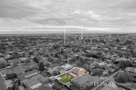 8 Queens Pde, Hillside, VIC 3037