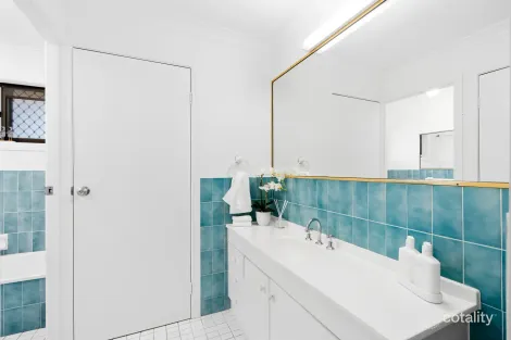 Property photo of 40 Binalong Drive Ashmore QLD 4214