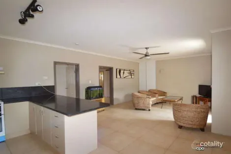 Property photo of 2/201-203 Aumuller Street Bungalow QLD 4870
