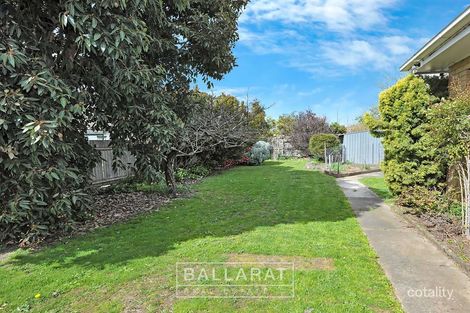 Property photo of 19 Alexander Avenue Wendouree VIC 3355