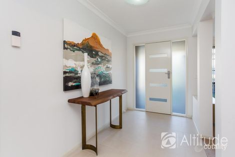 Property photo of 30 Ripon Way Macquarie Hills NSW 2285