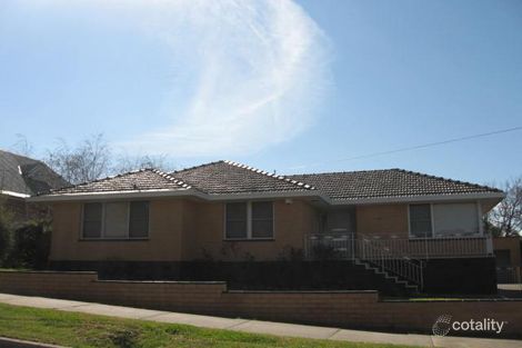 Property photo of 32 Emerald Street Essendon West VIC 3040