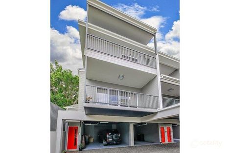 Property photo of 2/53 Raby Road Coorparoo QLD 4151