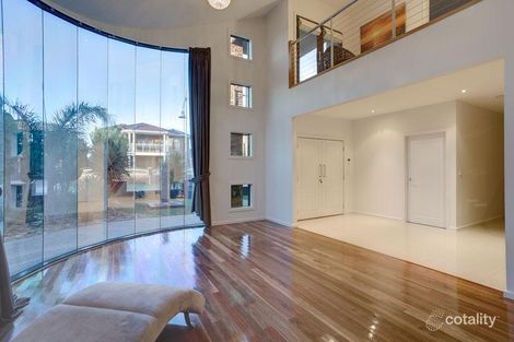 Property photo of 16 Edgecliff Close Taylors Hill VIC 3037