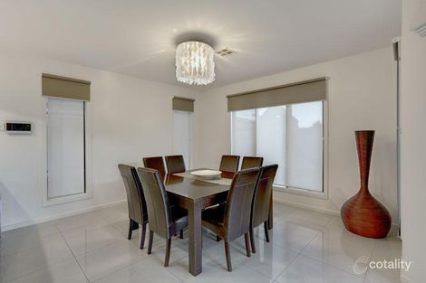 Property photo of 16 Edgecliff Close Taylors Hill VIC 3037