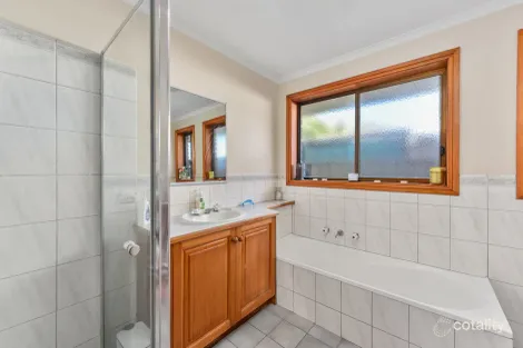 Property photo of 8 Montebello Drive Mount Gambier SA 5290
