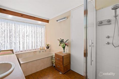 Property photo of 40 Warilda Crescent Hallett Cove SA 5158