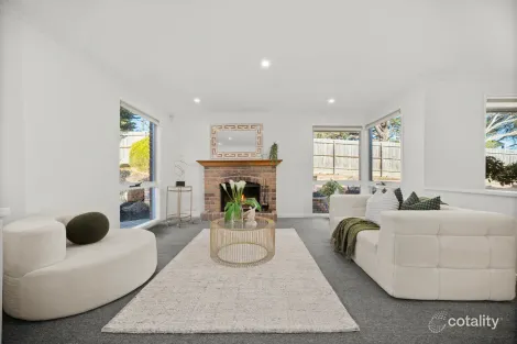 Property photo of 1 Thomas Hardy Drive Templestowe VIC 3106