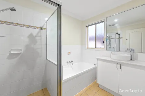 Property photo of 10 Mellissah Crescent Arundel QLD 4214