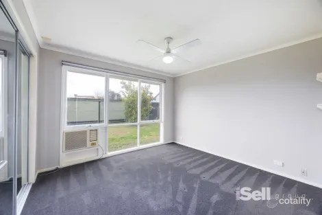 Property photo of 8 Terrence Drive Cranbourne North VIC 3977