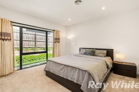 Property photo of 35 Muyan Circuit Burwood VIC 3125