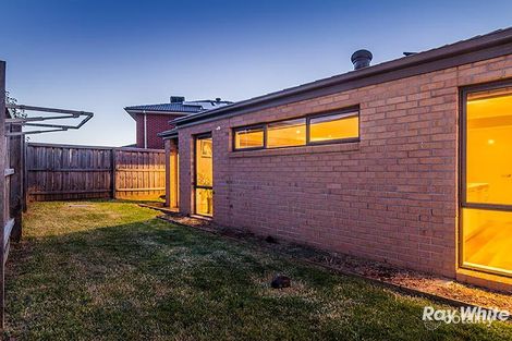 Property photo of 3 Salway Close Cranbourne VIC 3977