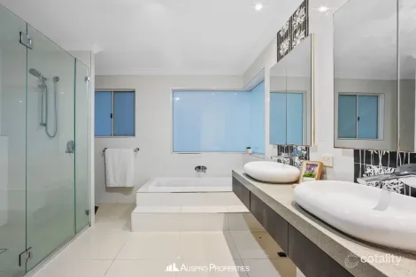 Property photo of 80 Hawthorn Circuit Stretton QLD 4116