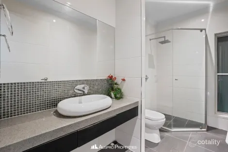 Property photo of 80 Hawthorn Circuit Stretton QLD 4116