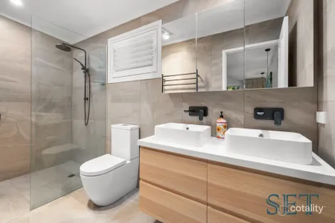 Property photo of 9 Lowanna Street Kenmore QLD 4069