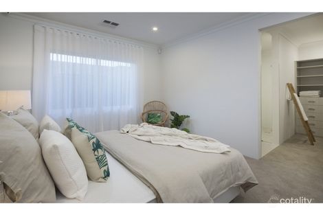 3b Winderie Rd, Golden Bay, WA 6174