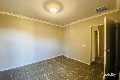 67 Ginger Cres, Mickleham, VIC 3064